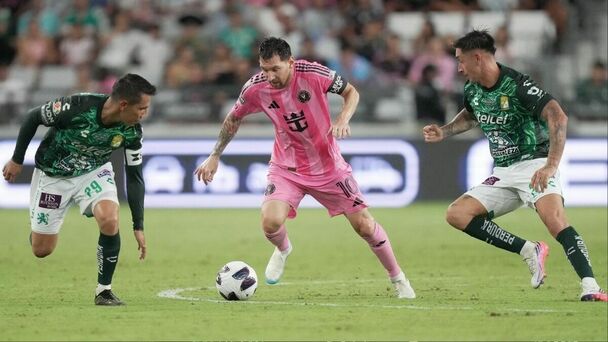 Lionel Messi e Inter Miami ante el León (Reuters)