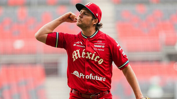 Trevor Bauer subió al montículo de última hora por Diablos y encaminó la victoria. (Foto: Diablos Rojos del México)