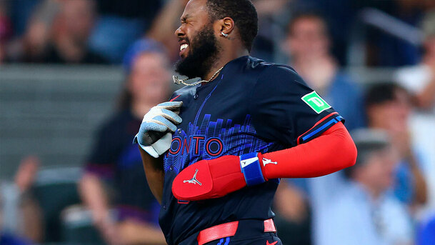 Vladimir Guerrero Jr. dejó el Yankees-Blue Jays tras el accidente. (Foto:MLB.com)