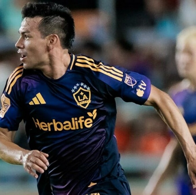 Chucky Lozano debutó con el Galaxy (@LAGalaxy)