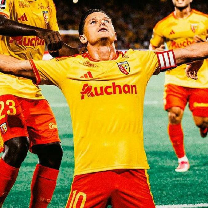 Florian Thauvin anotó el tanto de la victoria del Lens ante el PSG. FOTO: @RCLens