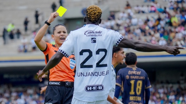 Karen Hernández pitó el Pumas vs Querétaro (Imago7)