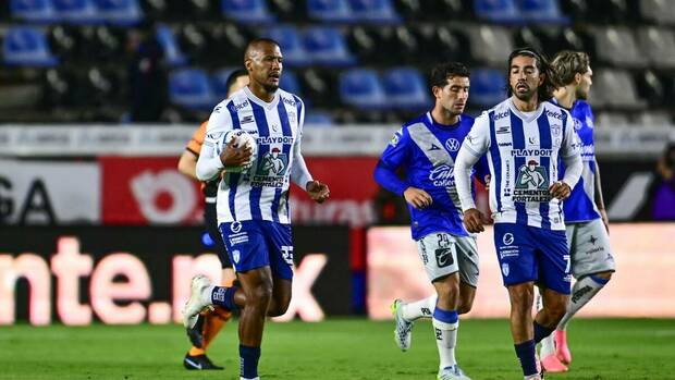 Salomón Rondón fue la figura de la noche (Mexsport)