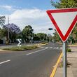 Triángulo rojo y centro blanco: ¿qué te está indicando carreteras y vialidades? (ChatGPT).