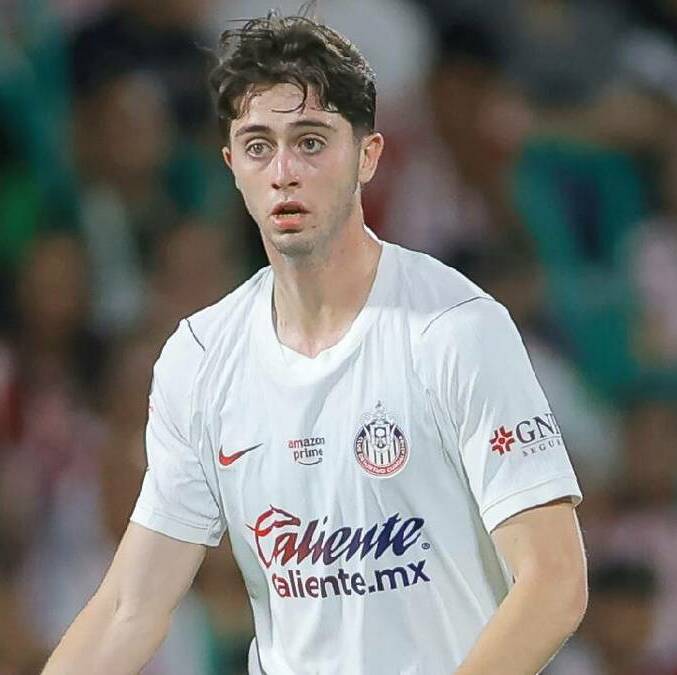 Brian Gutiérrez, durante un partido con el Guadalajara. FOTO Imago7