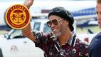 Ronaldinho aterrizó en Italia para ser presentado con el Ravenna de la Serie C. FOTO: Reuters