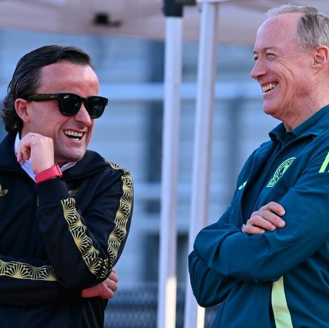 Mikel Arriola e Ivar Sisniega, directivos de la FMF. (Foto: Mexsport)