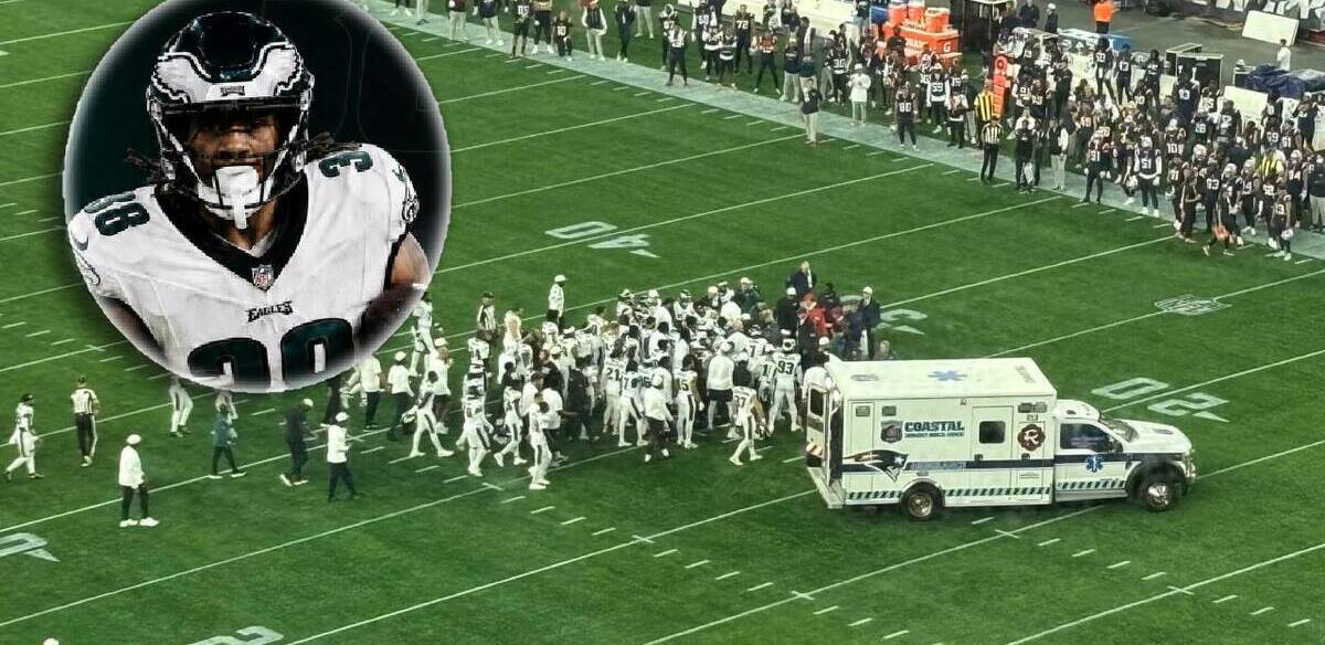 Jugadores de los Eagles se reunen en el campo tars la salida de Ja'Quinden jackson en ambulancia. FOTOS: @leg3ndaryjaay / @JClarkNBCS