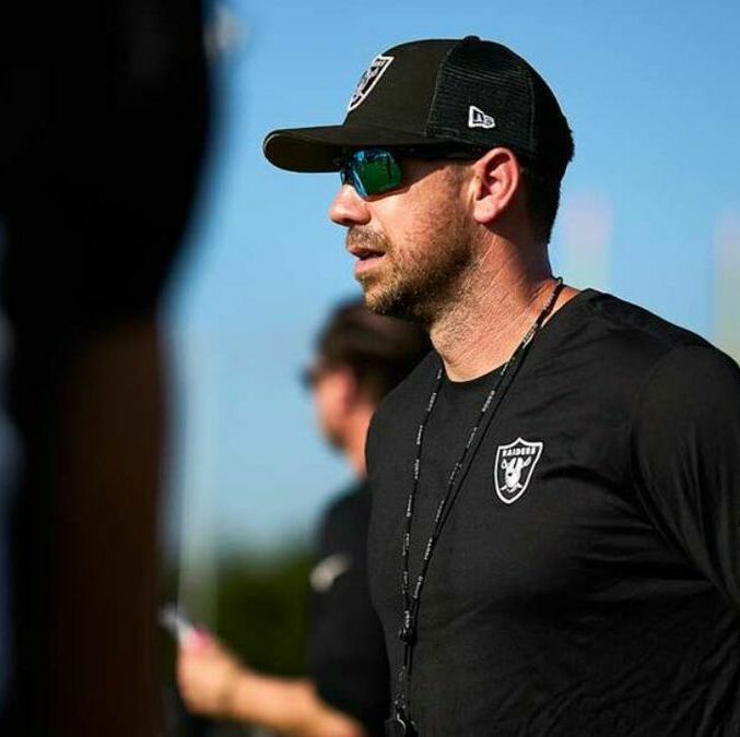 Klint Kubiak elogió el trabajo de Raiders contra Texans (Fotografía: X @Raiders)