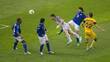 Moisés Muñoz remata de cabeza para anotar y cambiar el rumbo de la FInal del Clausura 2013. FOTO: Mexsport