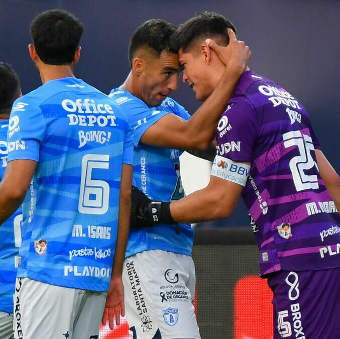 Carlos Moreno festejó con todo su gol ante Atlético San Luis (Fotografía: Imago 7)