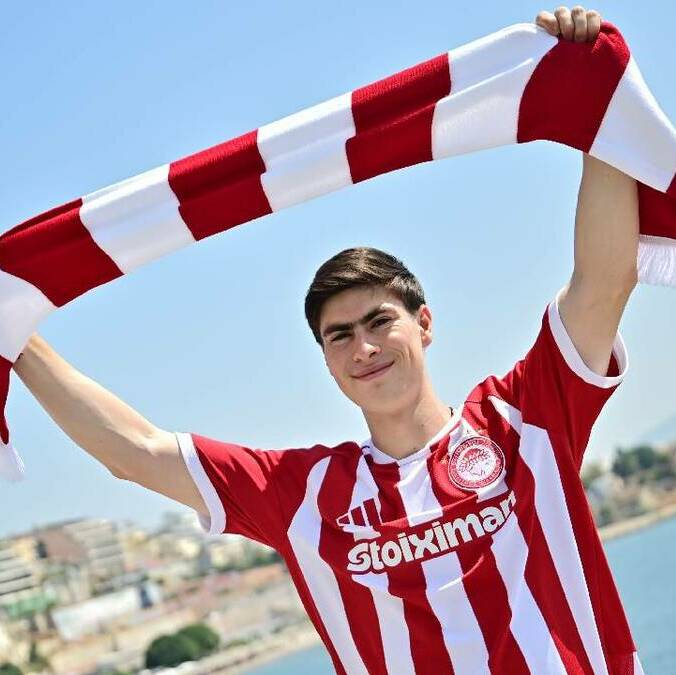 ¿Cuándo debutaría la Hormiga González con Olympiacos? / X: Olympiakos