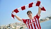 ¿Cuándo debutaría la Hormiga González con Olympiacos? / X: Olympiakos
