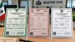 ¿Verde, roja o blanca? La explicación detrás de los colores del acta de nacimiento. (ChatGPT).