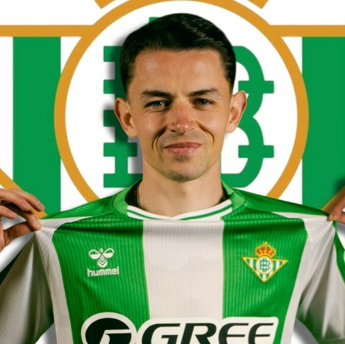 Álvaro Fidalgo firmó con el Betis hasta 2030 (Instagram @alvarofidalgo)