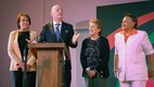 Infantino reconoció a pioneras del Mundial de 1971 (X @ClaraBrugadaM)