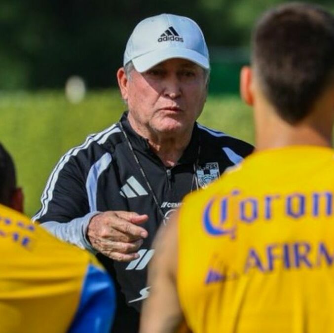 Vucetich sigue trabajando como DT con Tigres. (Foto: Tigres)