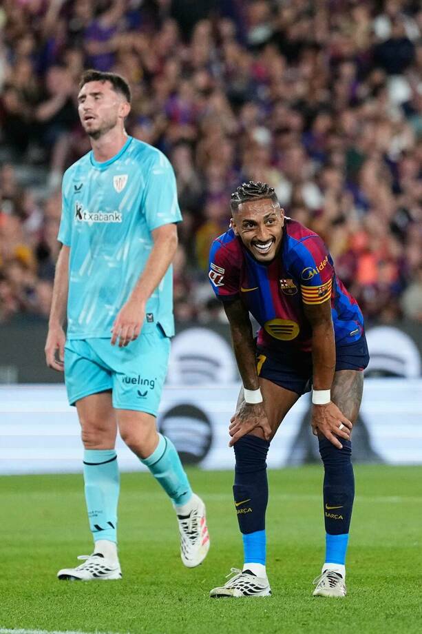 Raphinha reacciona durante el partido entre el Barcelona y el Athletic Club. FOTO: EFE