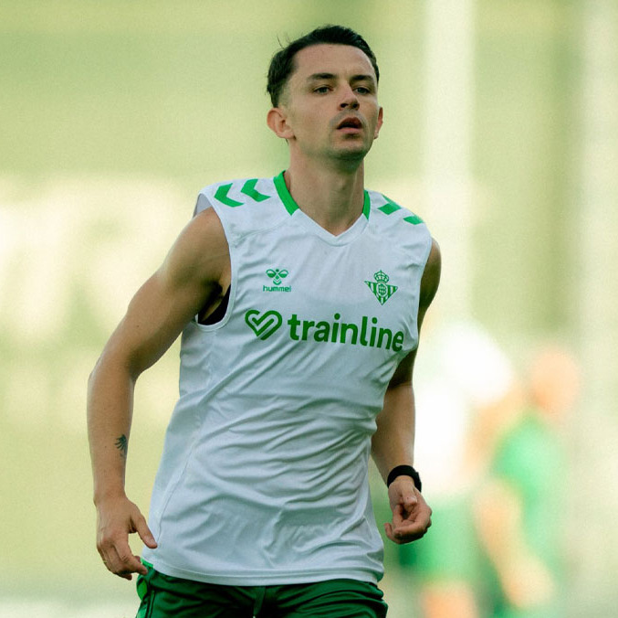Álvaro Fidalgo sufre con las lesiones. (Foto: X @RealBetis)
