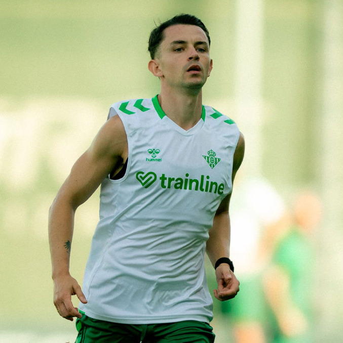 Álvaro Fidalgo sufre con las lesiones. (Foto: X @RealBetis)