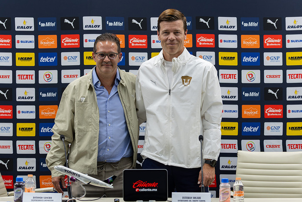 Antonio Sancho se encargó de la presentación de Solari. (Foto: Mexsport)