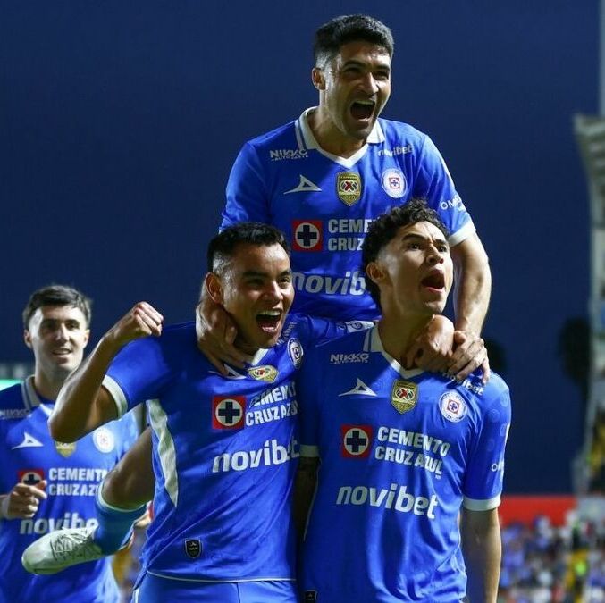 Nico Ibáñez, Charly Rodríguez y Jeremy Márquez lucieron ante el Necaxa (Imago7)