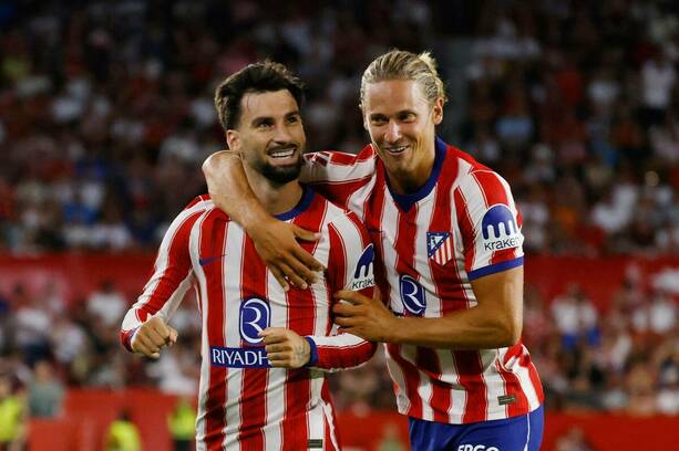 Atléti saca el triunfo en medio de la novela por Julián Álvarez / Reuters