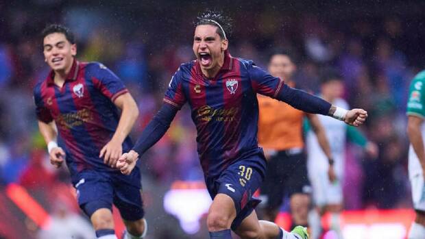 Martin Sarrafiore celebra la anotación con la que rescató el empate para el Atlante. FOTO: Mexsport