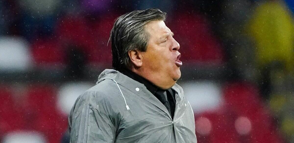 Miguel Herrera encaró a aficionado que lo increpó en el Estadio Banorte (Fotografía: Imago 7)