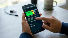 WhatsApp puede llegar a ocupar mucha memoria en tu celular (Imagen creada en IA)