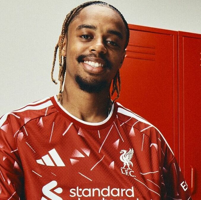 Barcola fue anunciado como nuevo refuerzo del Liverpool | Foto:@LFC