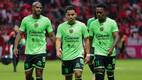 Jugadores de los Bravos clavan la mirada tars la derrota ante Toluca. FOTO: Imago7