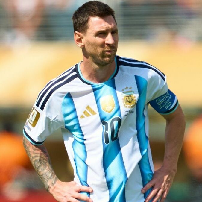 Messi ayuda a Madrid en su tragedia. (foto: Mexsport)