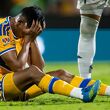 Reyes sufrió una fuerte lesión ante Santos. (Foto: Mexsport)