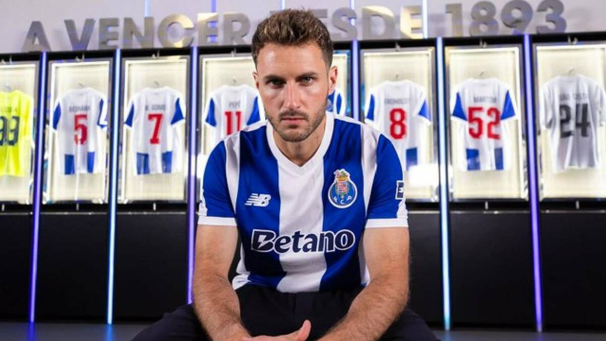 Santi Giménez ya sabe que número usará en Porto / X: Porto