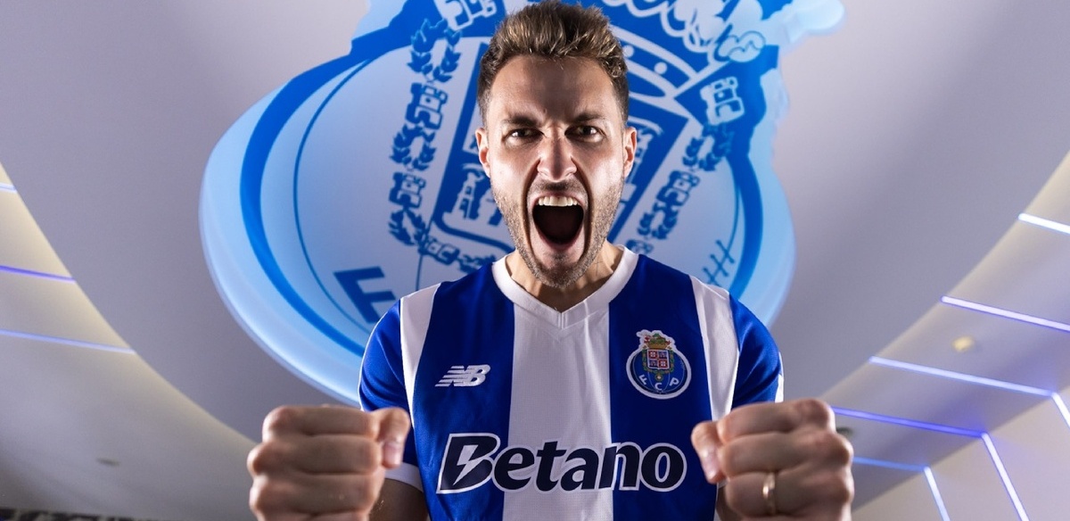 Santiago Gimenez ya es jugador de FC porto (X @FCPorto)