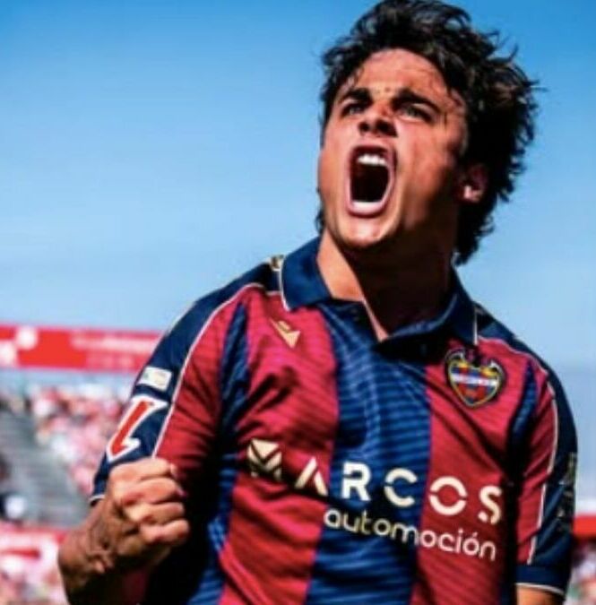 Carlos Álvarez se convertirá en jugador del América. (Foto: @_carlosalvarez10)