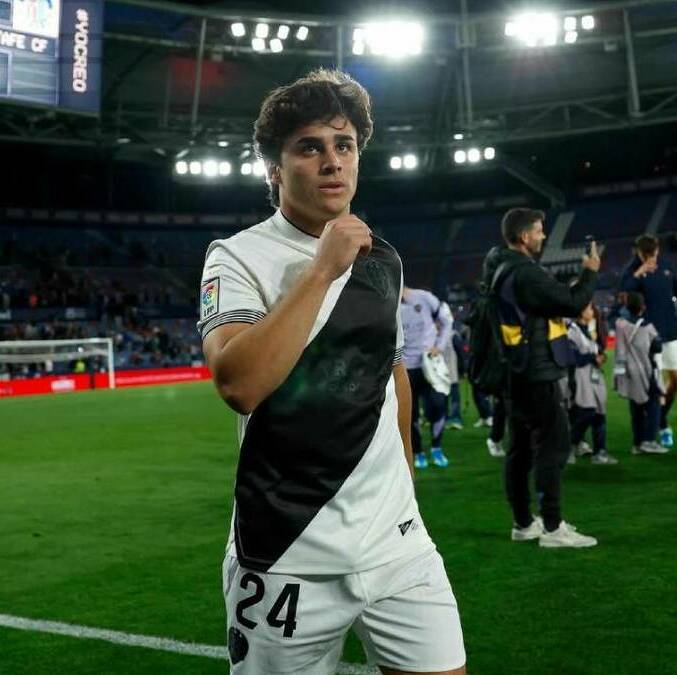 Carlos Álvarez fue el bombazo del América para el Apertura 2026 (@_carlosalvarez10)