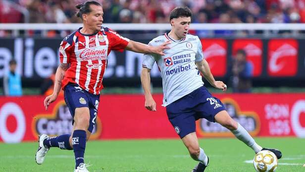 Faltaron los goles en la ida del Chivas vs Cruz Azul (Imago7)