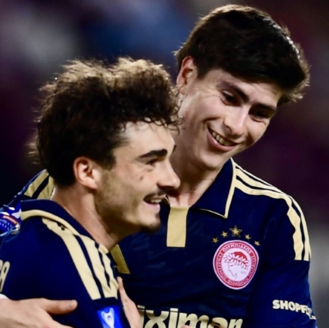 La Hormiga González ya se estrenó como goleador del Olympiacos (X @olympiacosfc)