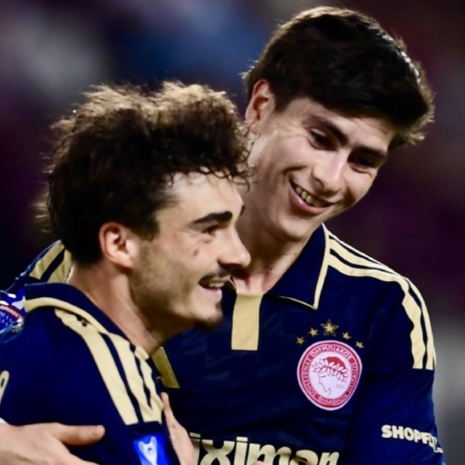 La Hormiga González ya se estrenó como goleador del Olympiacos (X @olympiacosfc)
