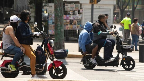 Si usas un scooter, bicimoto o bicicleta eléctrica tendrás que emplacarla en diciembre del 2025. Foto: María Luisa Severiano