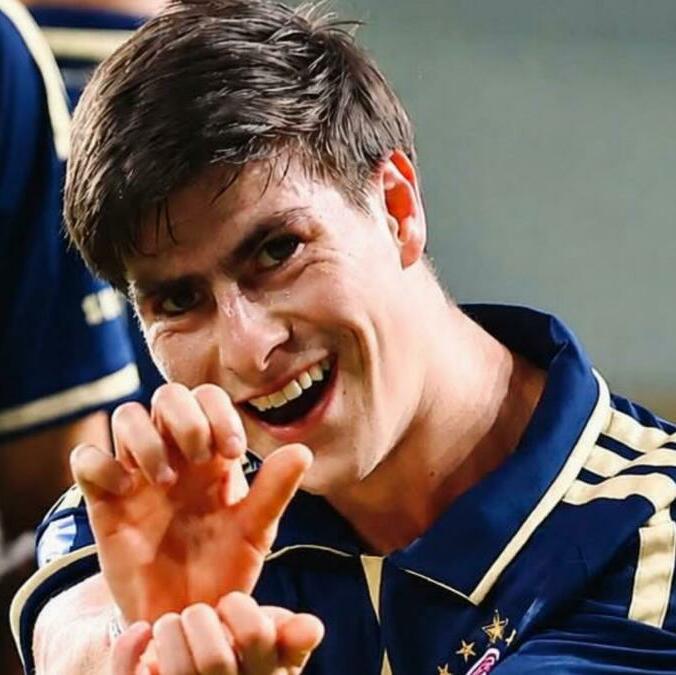 Armando González ya se estrenó con el Olympiacos (@hormiga_glez)