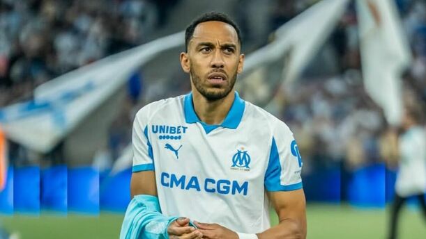 Aubameyang fue sancionado tras rociar con extintor a miembro del Olympique de Marseille | Foto: @auba