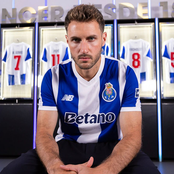 Santiago Gimenez ahora jugará en el Porto. (Foto: FC Porto)