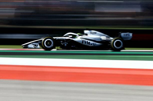 Checo Pérez finalizó en la vigésima posición de las FP2 / Reuters