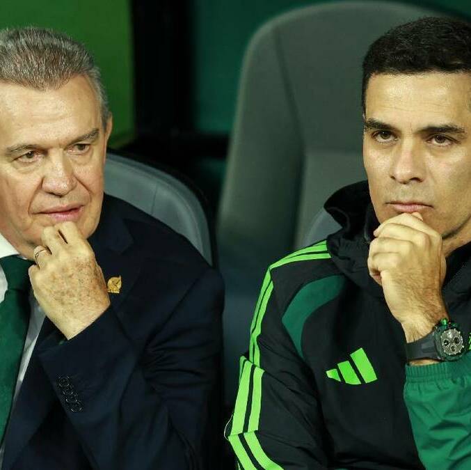 Javier Aguirre y Rafael Márquez durante un partido de la Selección Mexicana. FOTO: Mexsport