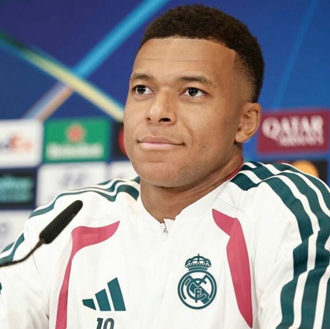 Kylian Mbappé lanzó dardo a Raphinha y Dembélé tras critica a su esfuerzo defensivo | Foto: EFE