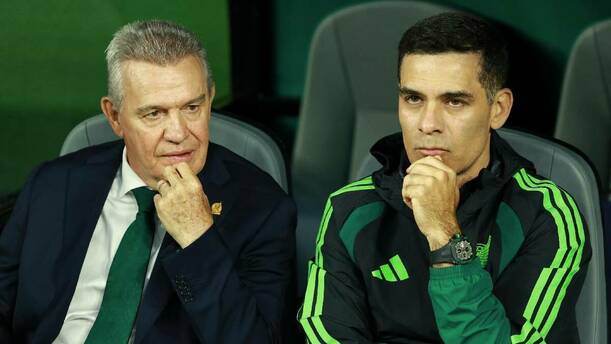 Javier Aguirre y Rafael Márquez durante un partido de la Selección Mexicana. FOTO: Mexsport