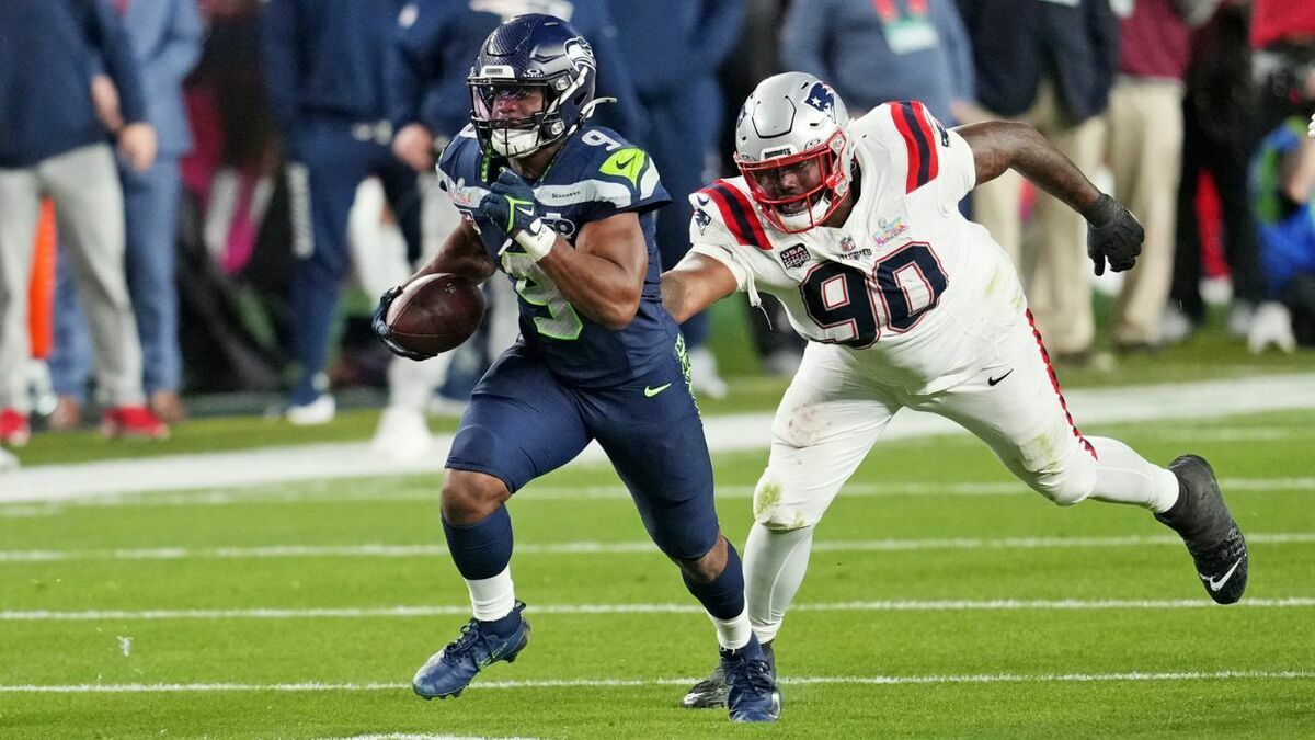 Kenneth Walker fue la pieza clave a la ofensiva de Seahawks (Reuters)